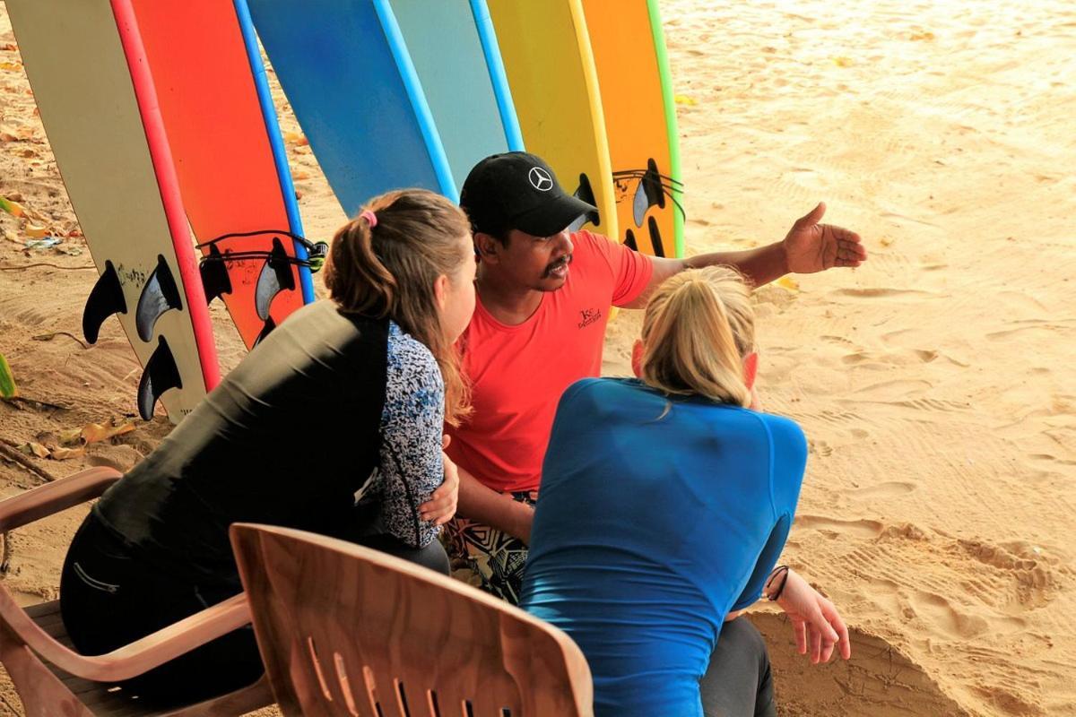 ホテル Surf'N Lanka - Surf School ウェリガマ エクステリア 写真